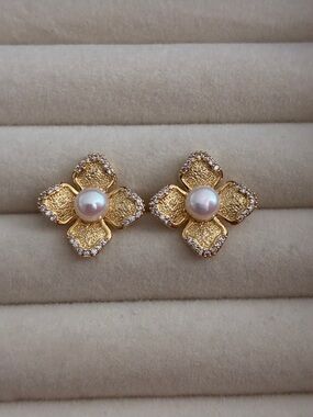 Gold Pearl Flower Stud Earrings - Women Jewelry